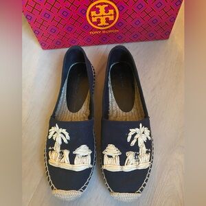 BRAND NEW! Tory Burch Black Raffia Embroidered Canvas Espadrilles - Size 6